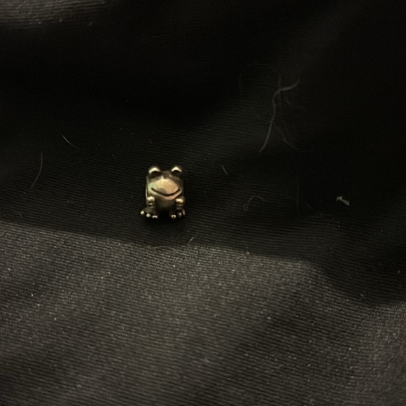 Pandora frog charm - Picture 4 of 4
